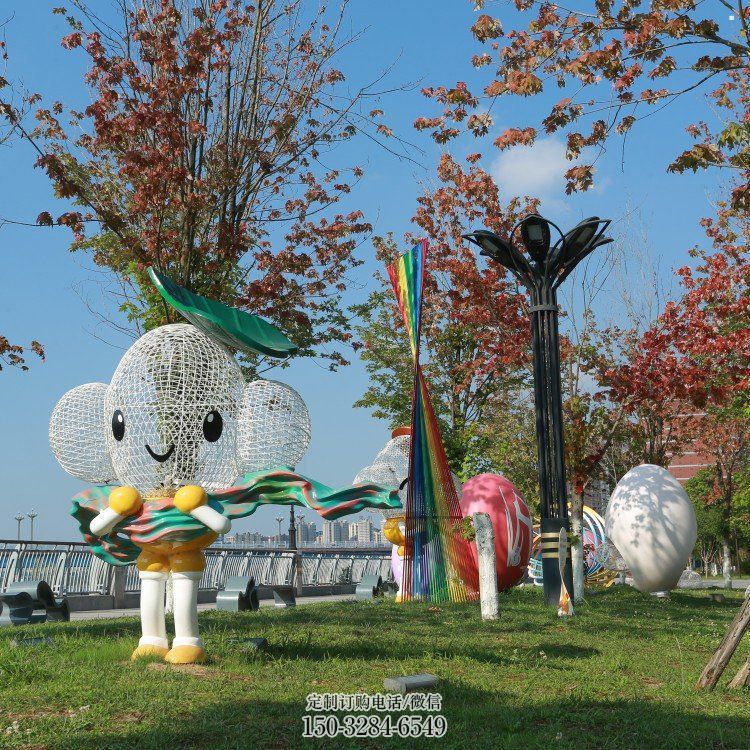 辛集户外镂空卡通雕塑供应,花园小品,铁艺卡通雕塑展品 辛集户外镂空卡通雕塑供应,花园小品,铁艺卡通雕塑展品